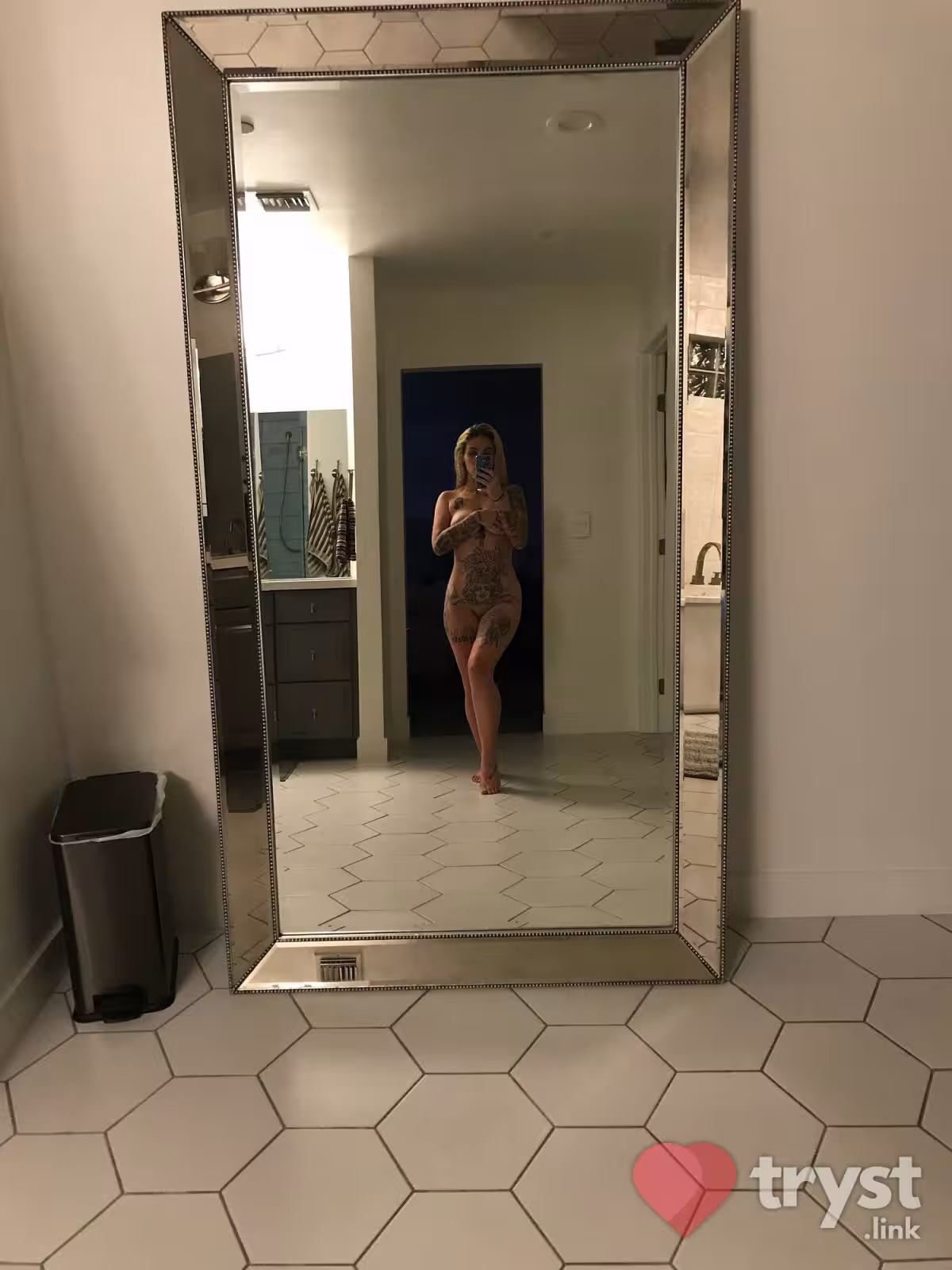 Harley Rose, photo 7