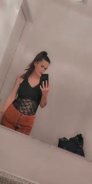 Aubrey J, photo 2