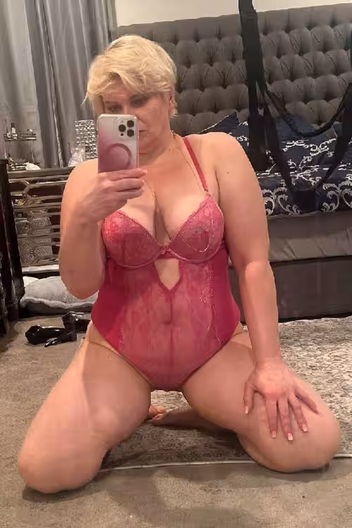 Genevieve, escort in Scottsdale, AZ