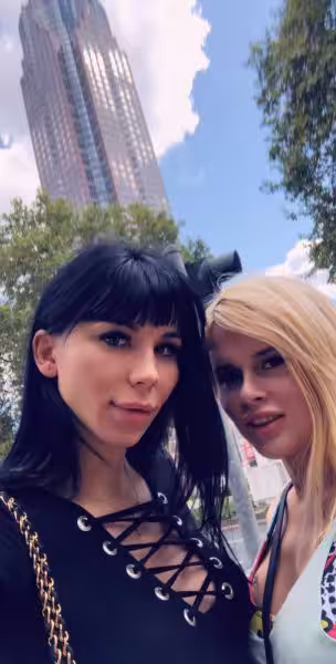 TS Bailee Paris and TS Yulia, photo 2