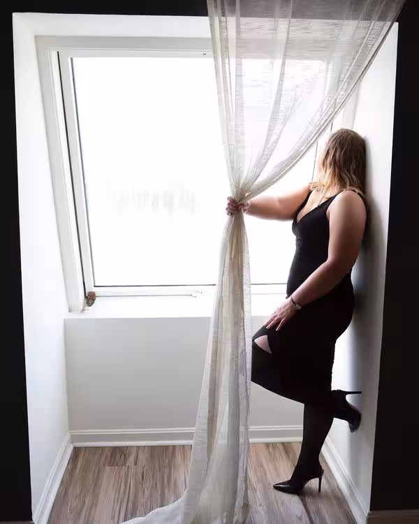 Olivia Adams, photo 4