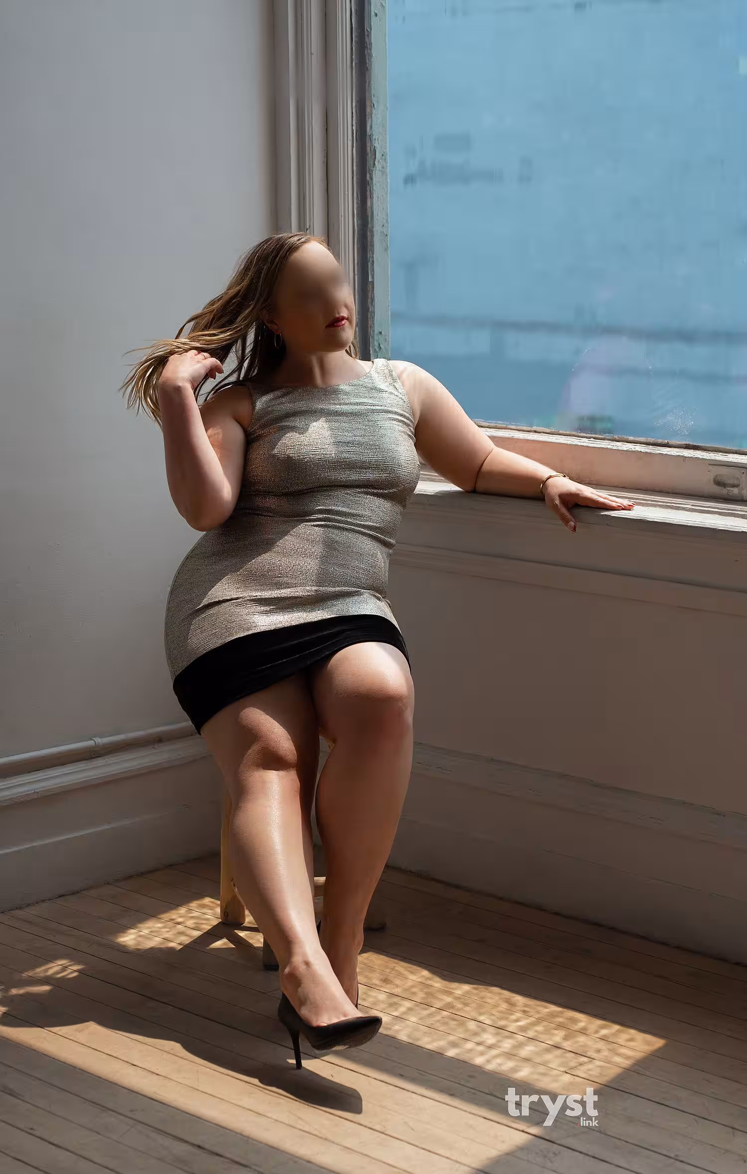 Olivia Adams, photo 9