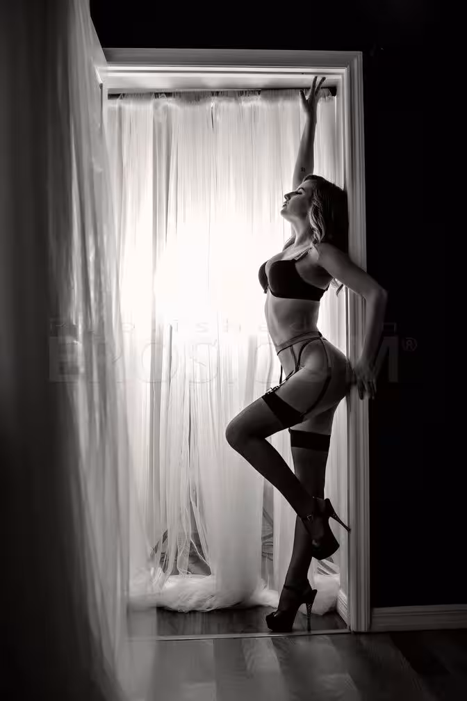 Olivia Lexington, photo 4