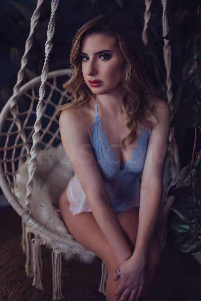 Olivia Lexington, photo 6