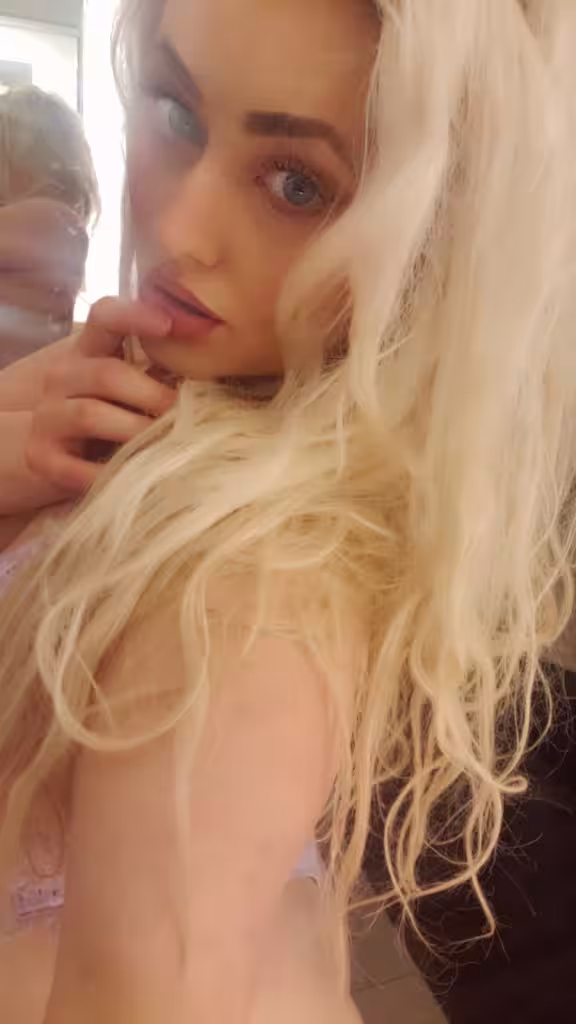 Kora Bella / Shelly Sinclair, escort in Orlando, FL