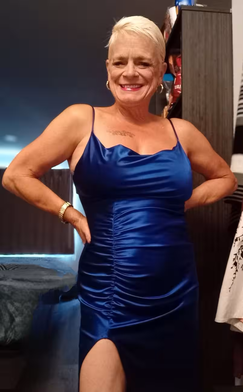 Mrs Robinson, photo 9