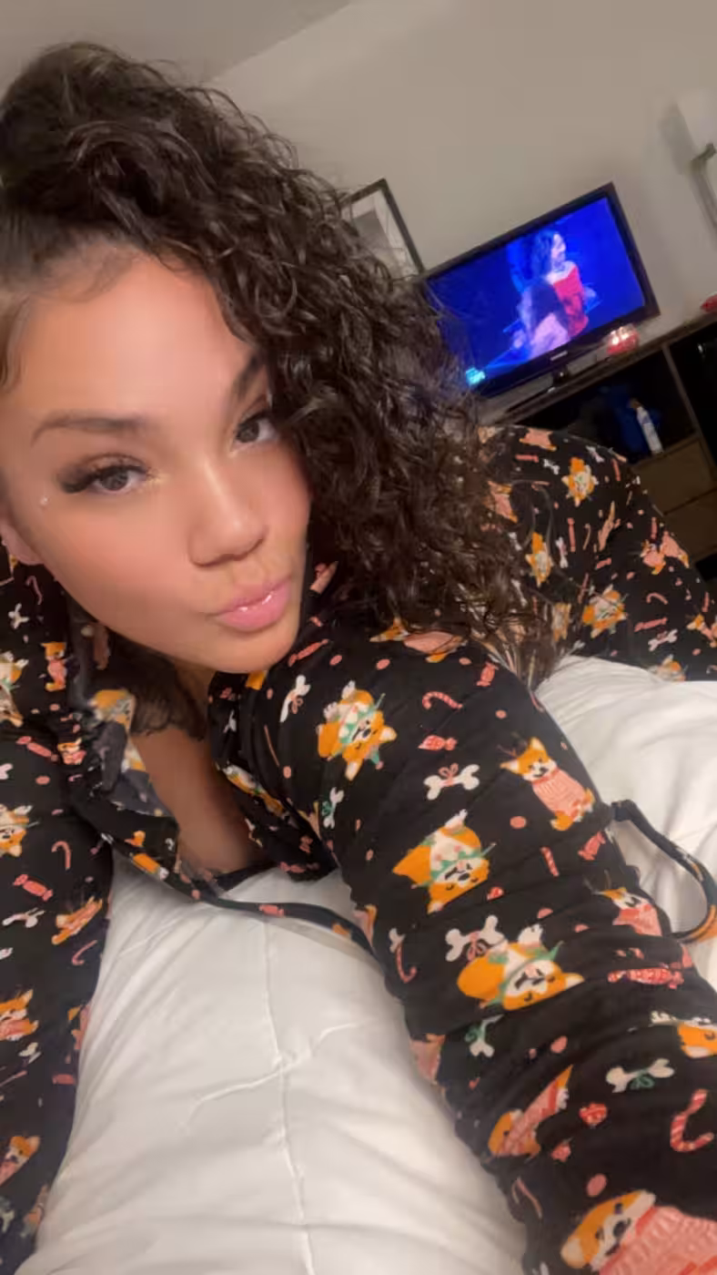 Mya White, photo 9