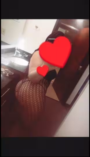 Lizz / Latiina Mamii, escort in Somerville, MA