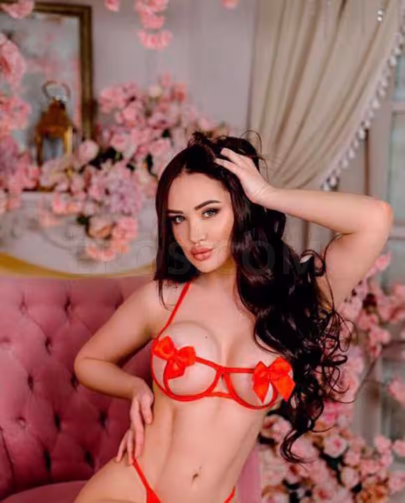 Hellen B, escort in Long Island, NY