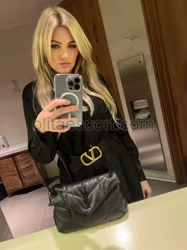 Nika, escort in Hartford, CT