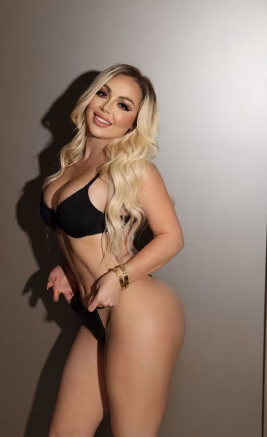 Kylie Matthews, photo 4