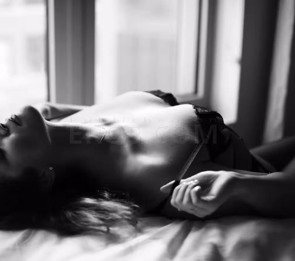 Emily Monroe, photo 6