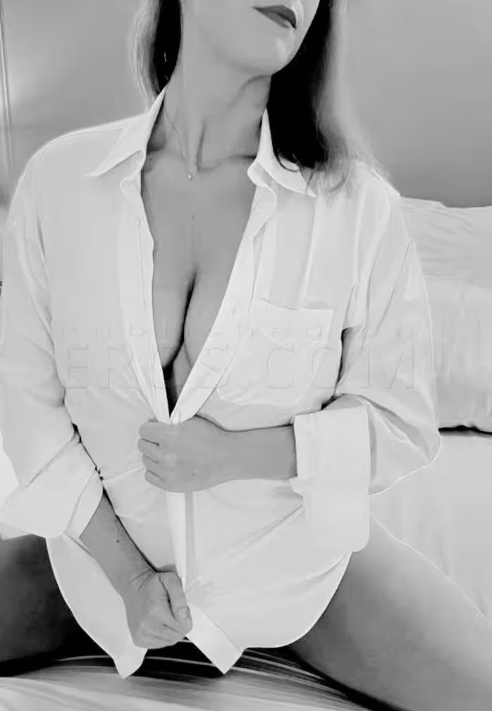 Emily Monroe, photo 7