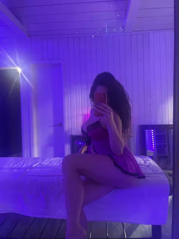 Viktoria, escort in North Hollywood, CA