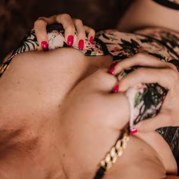 Mae Pearl, photo 2