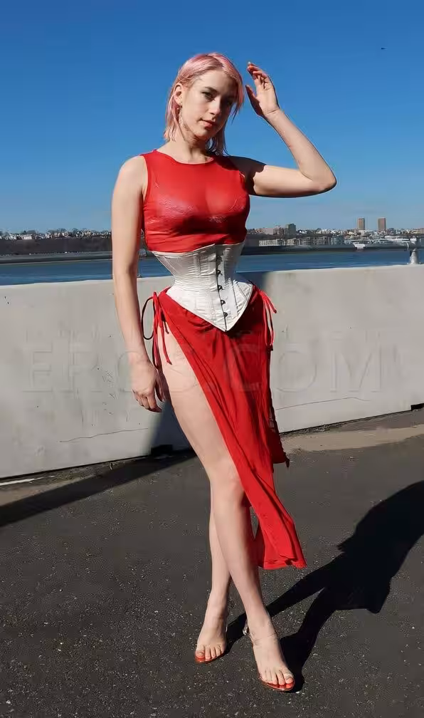 Evelyn Grey, photo 4