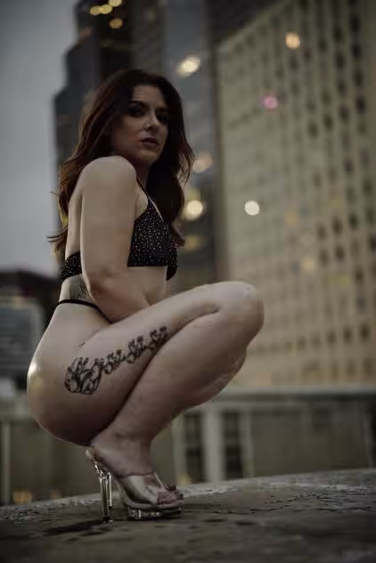 Rebecca Rae, photo 4