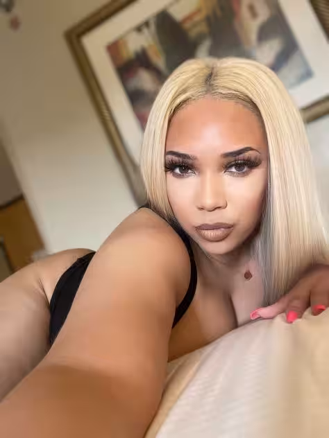 Shea, escort in Minneapolis, MN