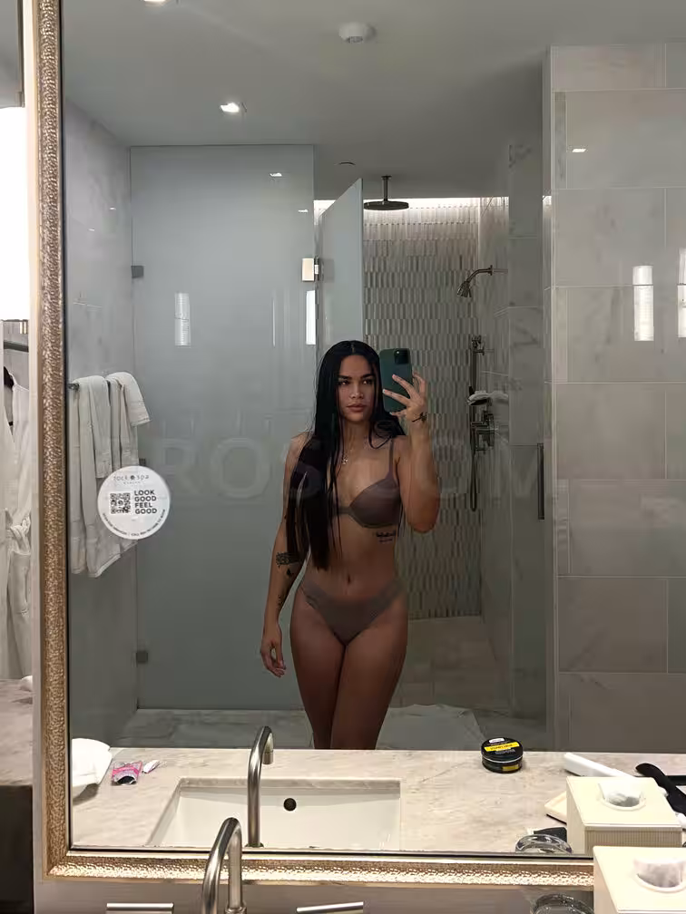 Karla, photo 2