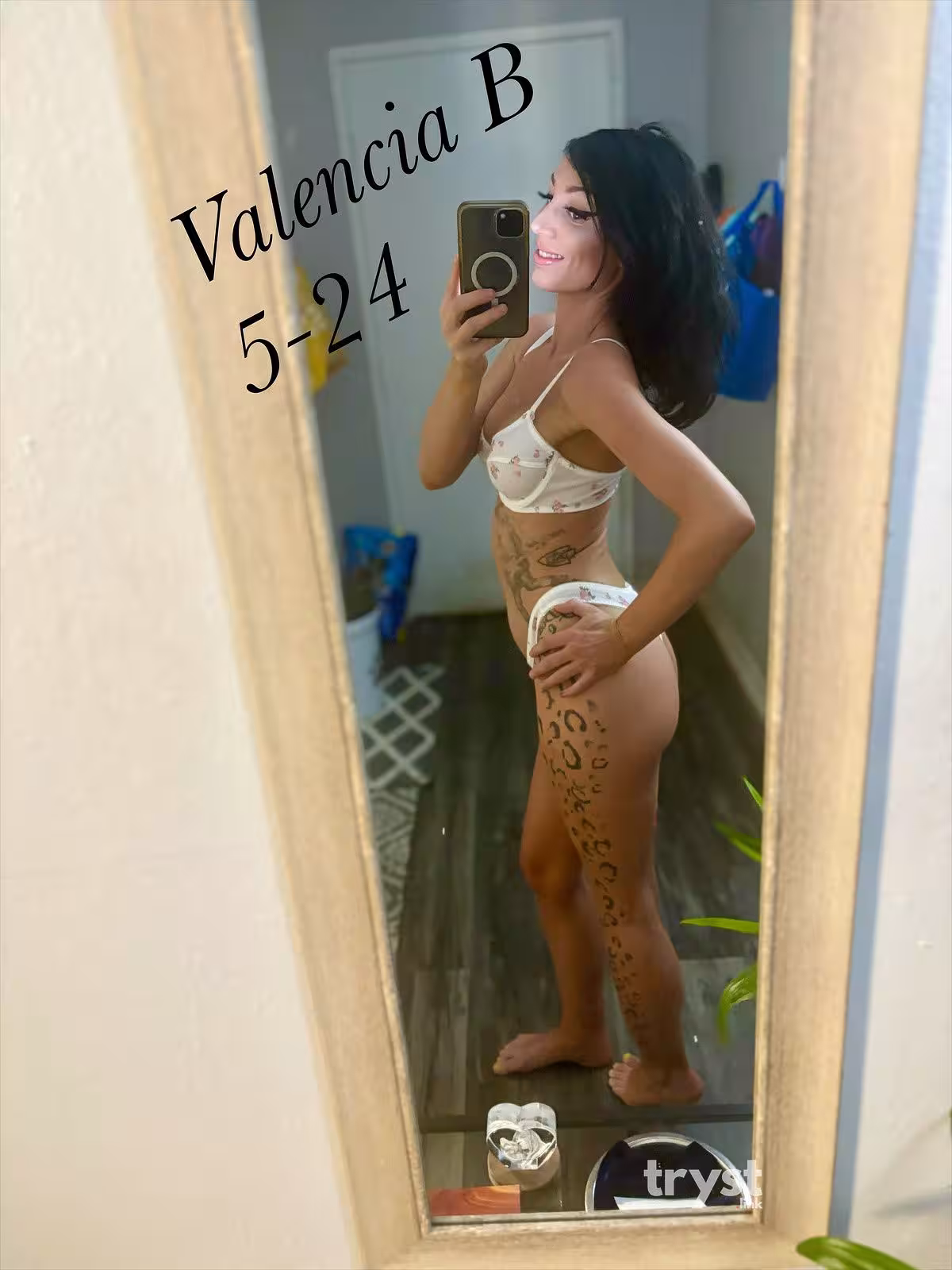 Valencia Brown, photo 6