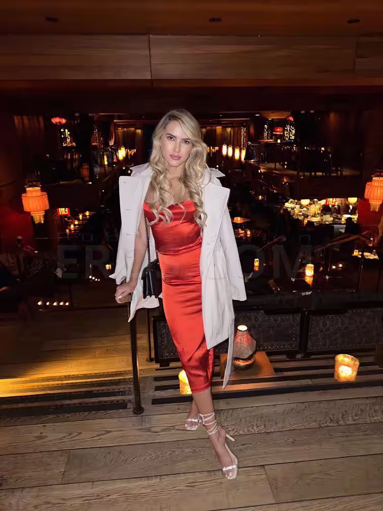 Lu, escort in Orlando, FL
