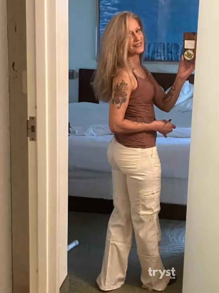 Rebecca, photo 5