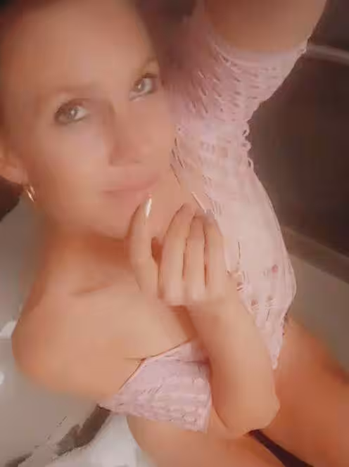 Ashley James, escort in Jacksonville, FL