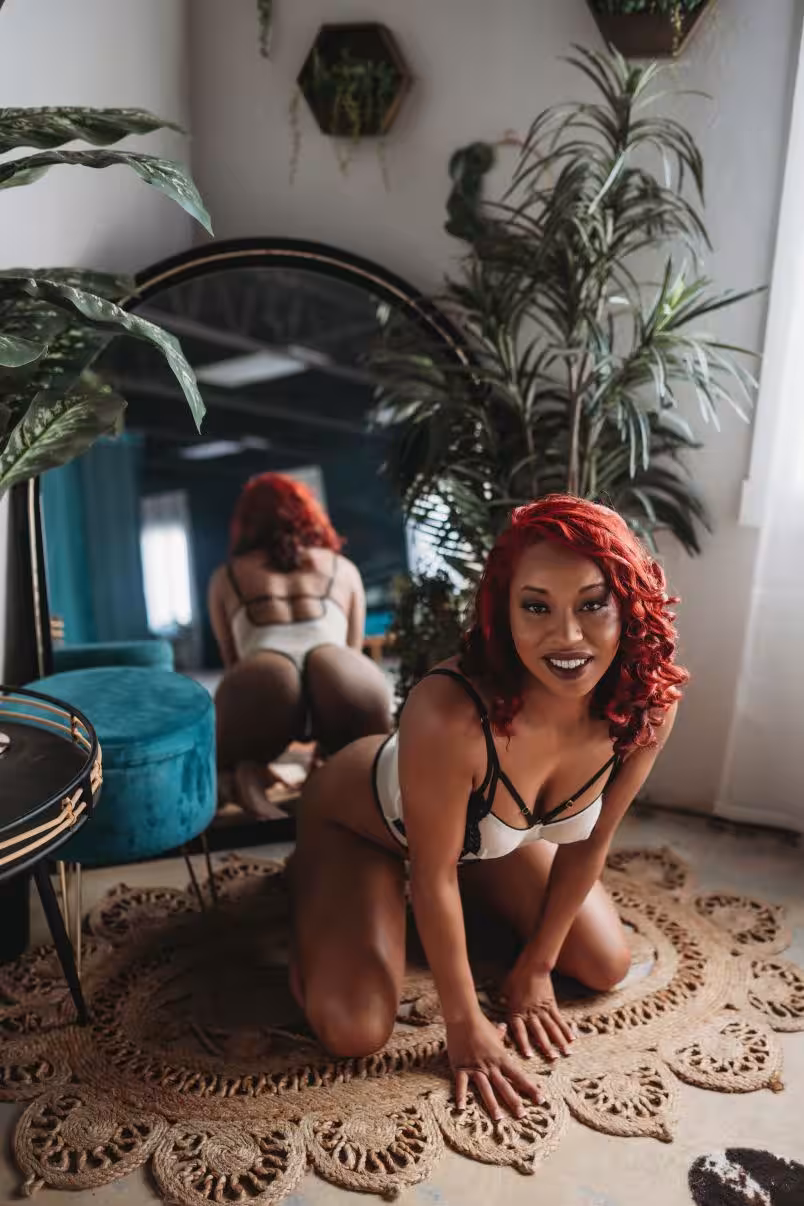 Nicki, photo 2