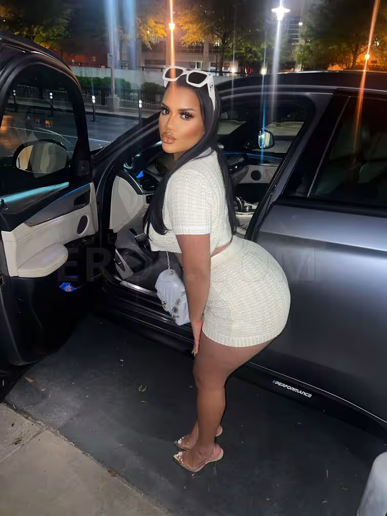 Yazzy, escort in Atlanta, GA