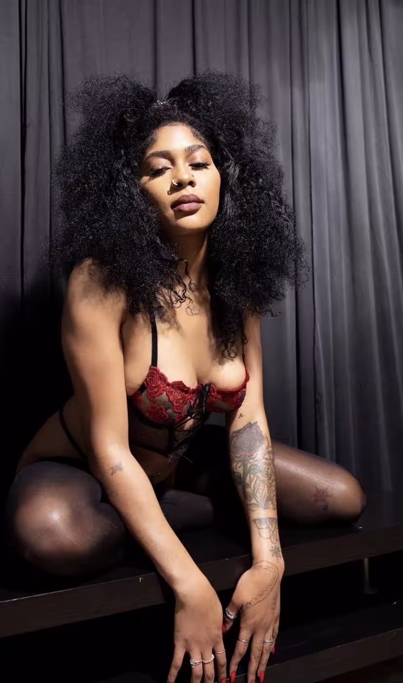 Mia Jade, photo 6