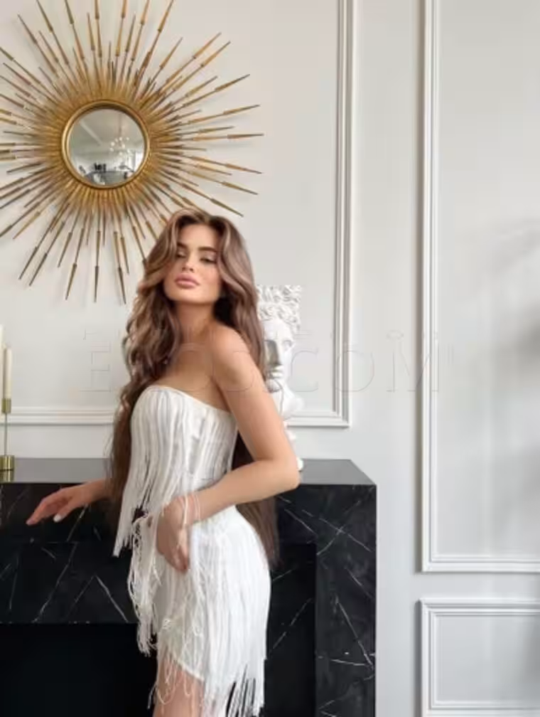 Bella, escort in San Francisco, CA