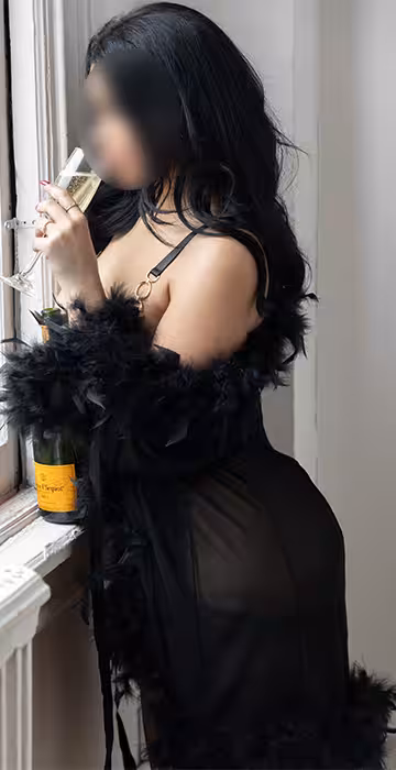 Yasmin Canaria, escort in Tysons Corner, VA