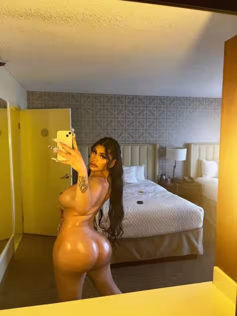 TS Paris, escort in Van Nuys, CA