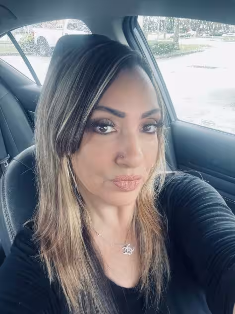 Dee, escort in West Palm Beach, FL