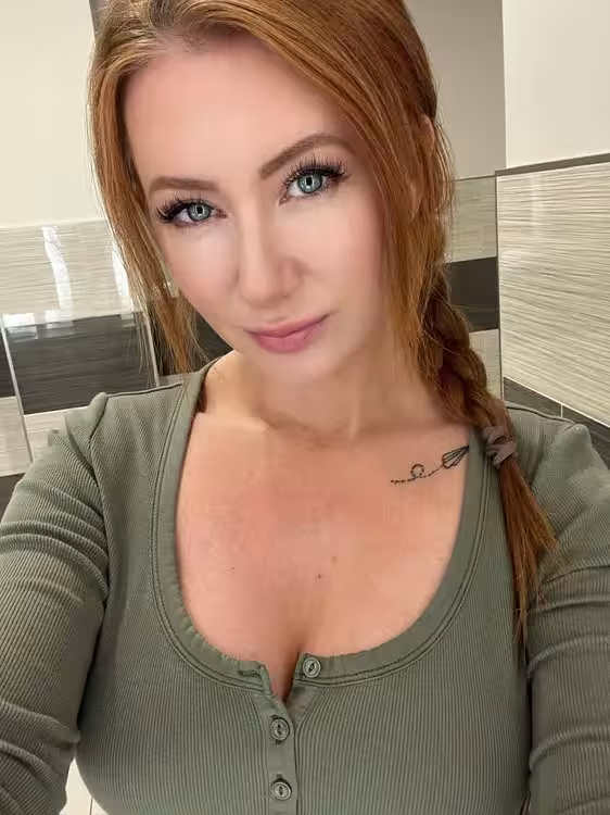 Ashely Blue Eyes, photo 8