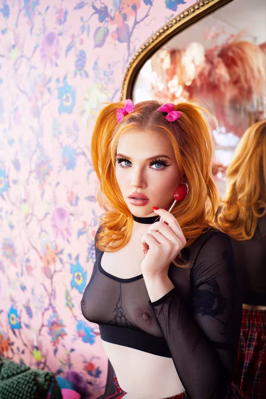 Lindsay Logan, photo 3