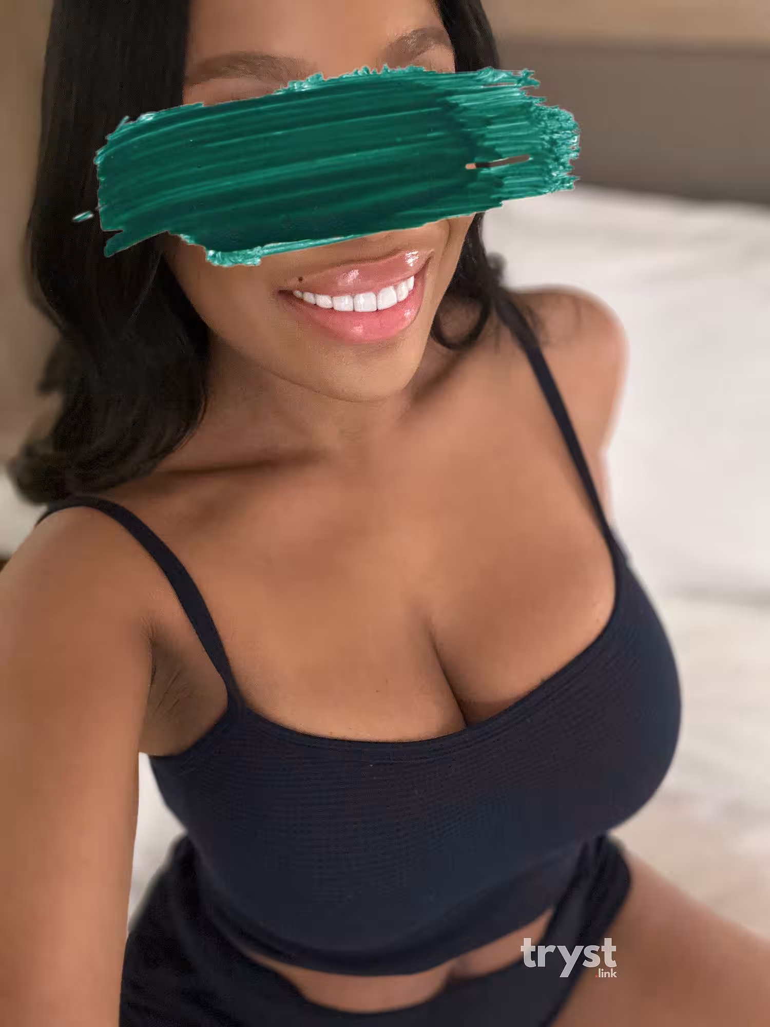 Ezra Simone, photo 2