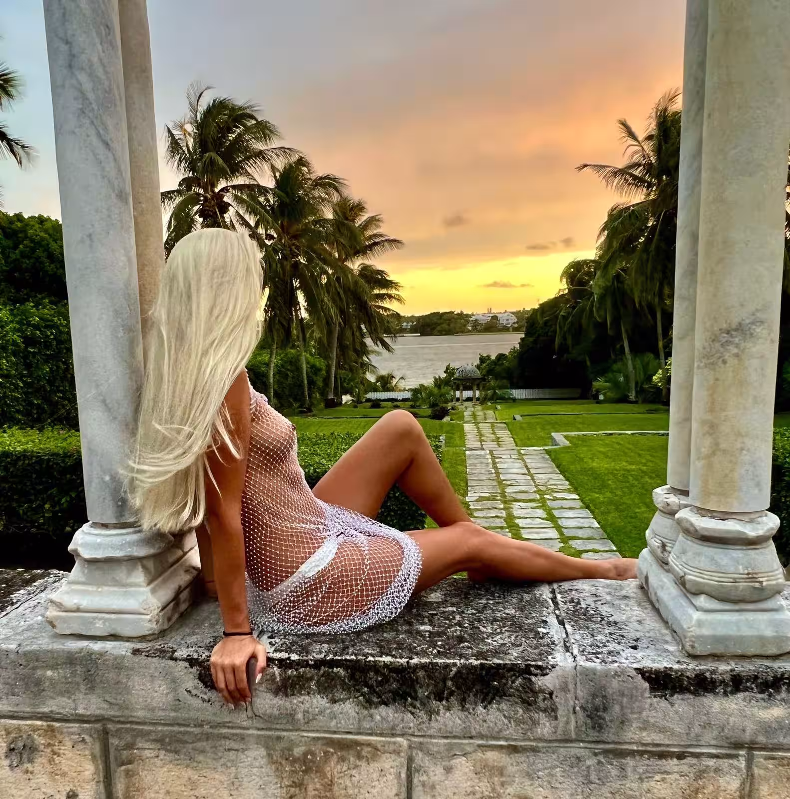 Darina, escort in Chicago, IL