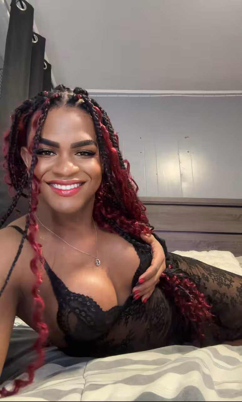 TS Jasmine Everett, photo 7