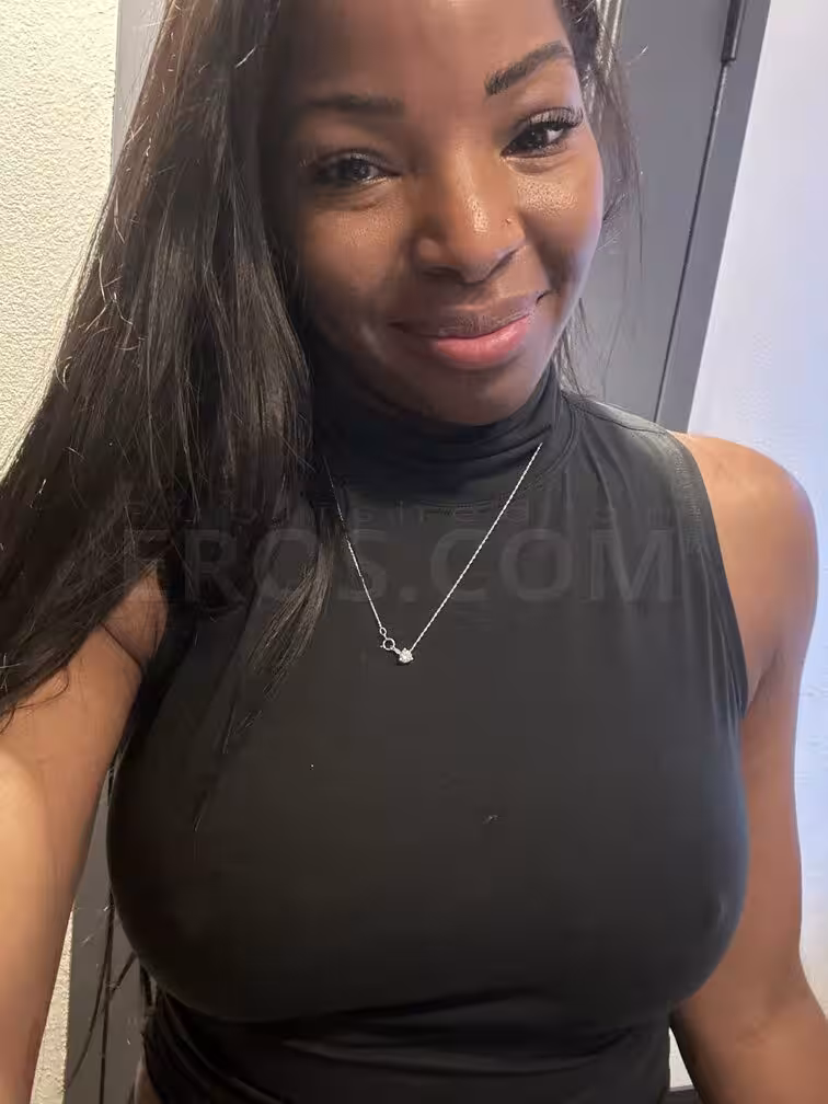Tiffany Banks, photo 4