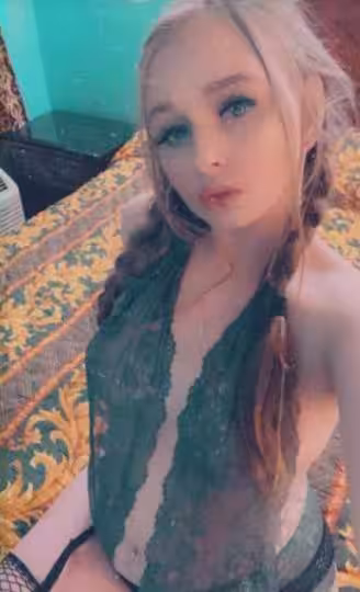 Farrah, photo 3