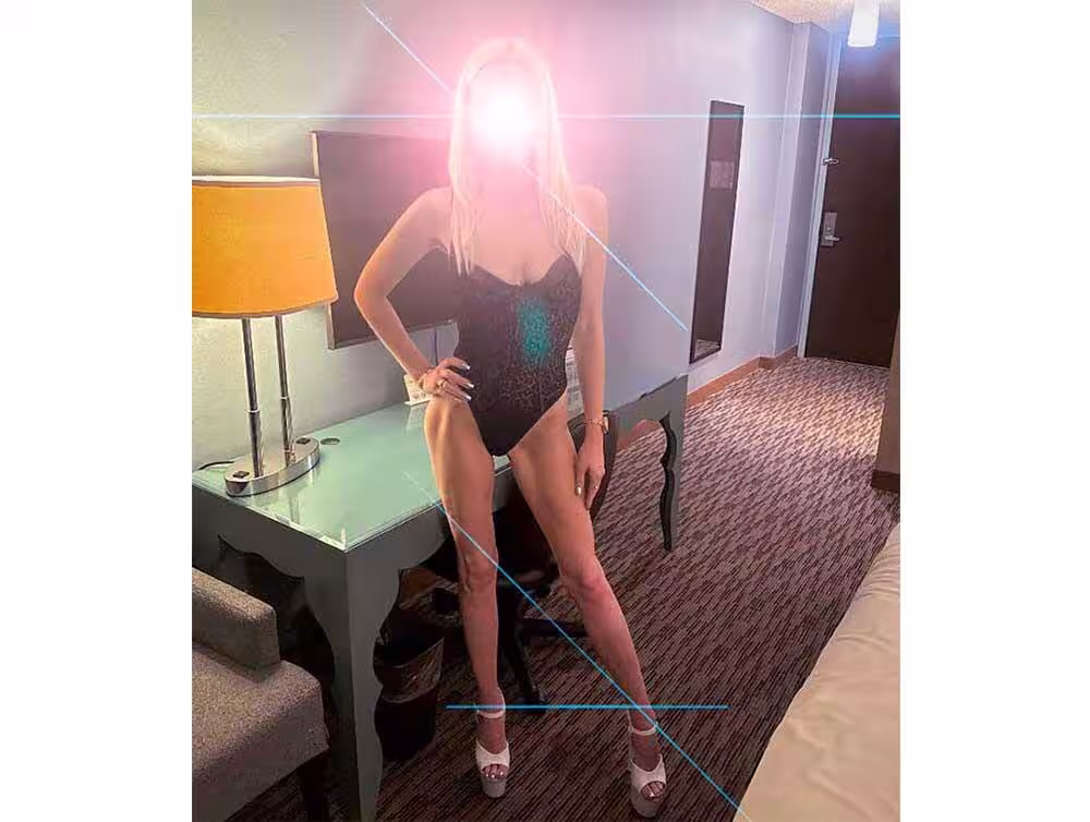 Becca, photo 5