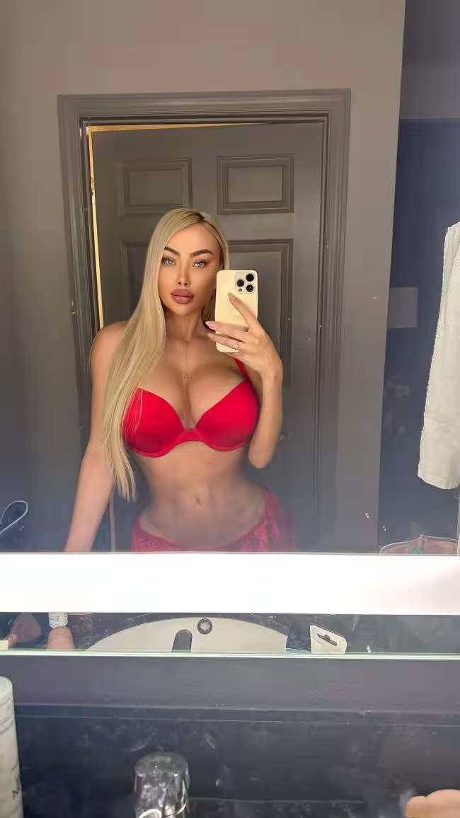 Korina, photo 2