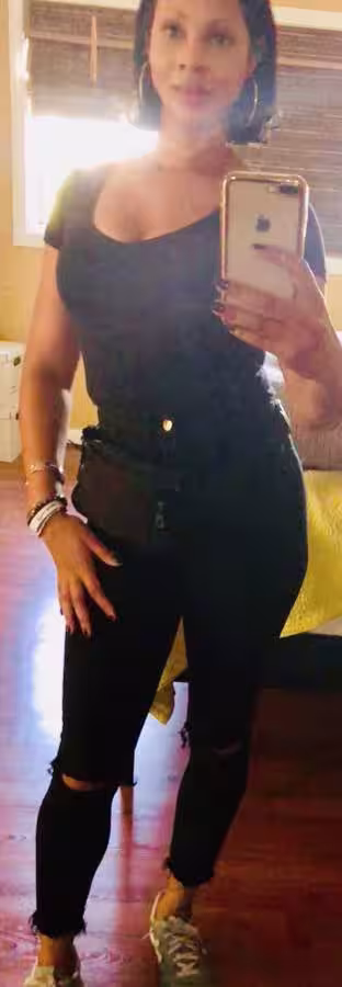 Nichole, photo 2
