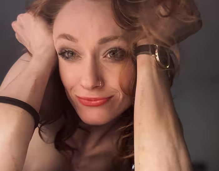 Red, photo 10