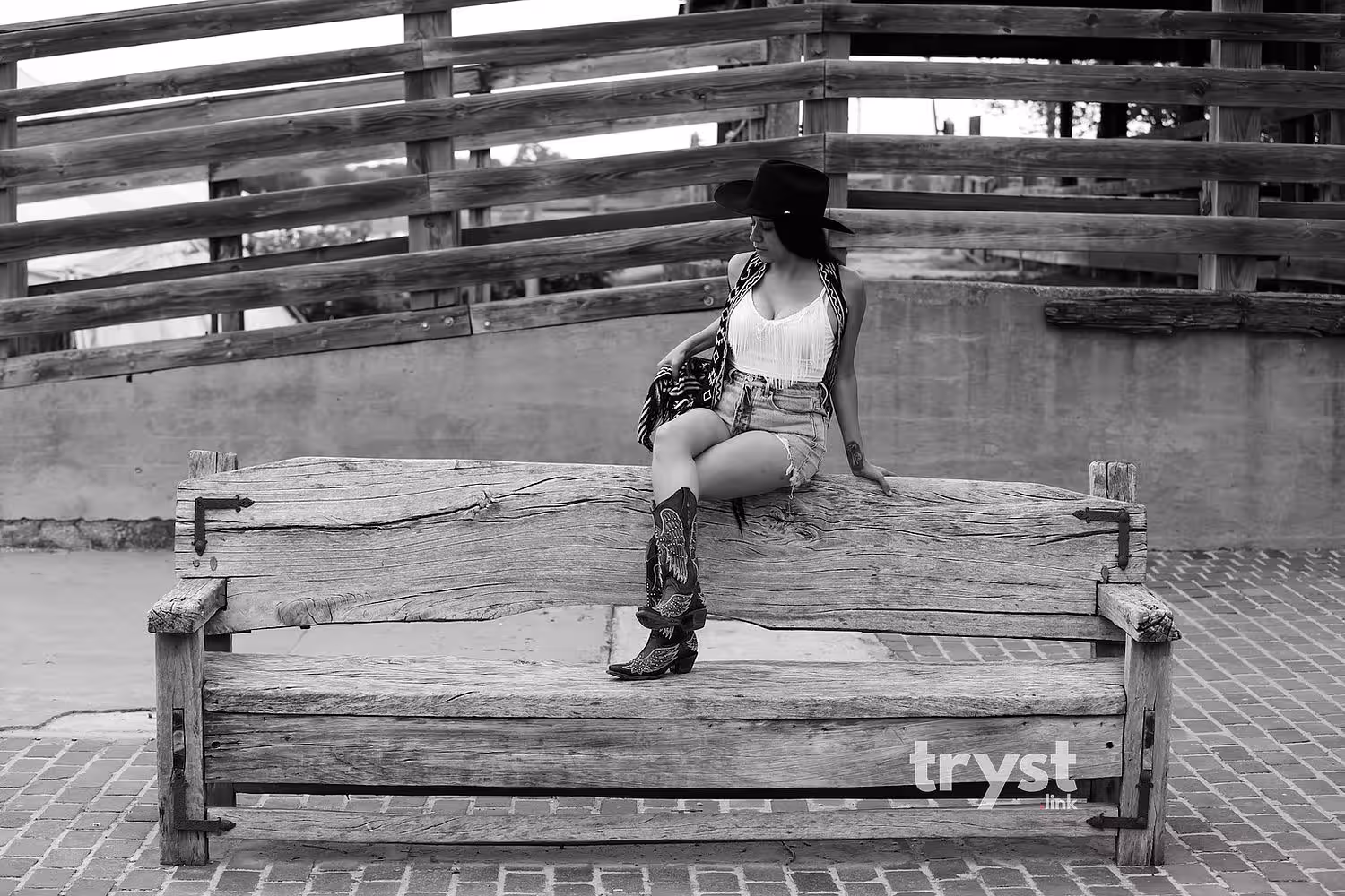 Latina Cowgirl Zee, photo 6