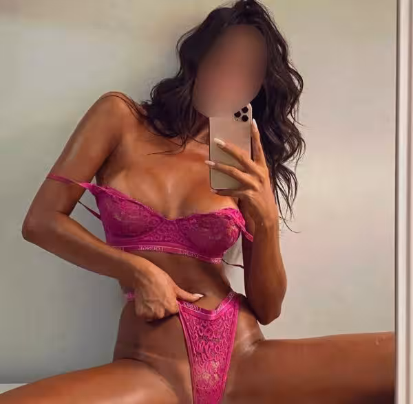 Julia Bee, photo 5