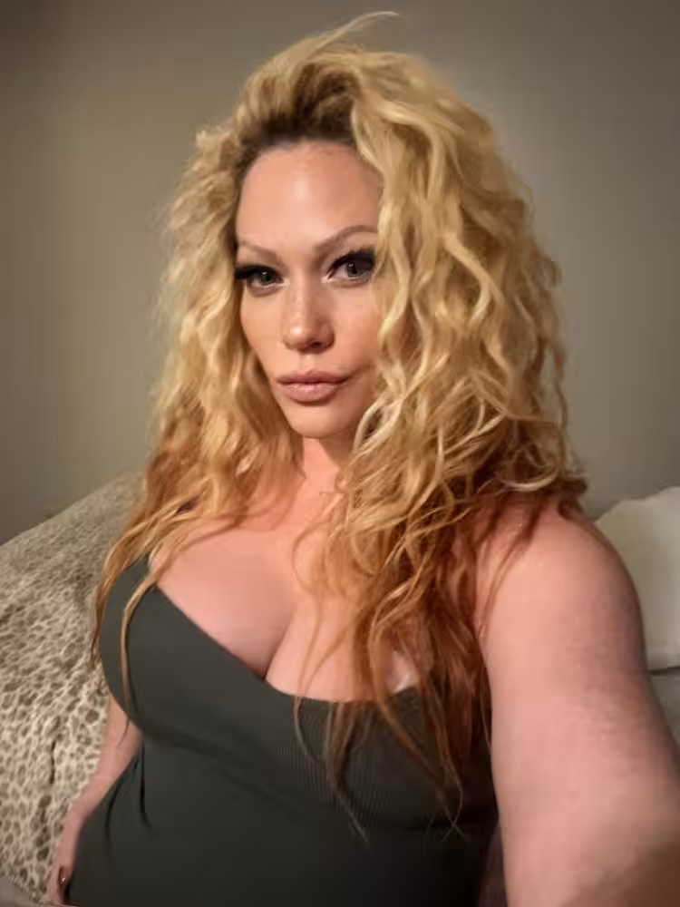 Kat Riley, photo 7