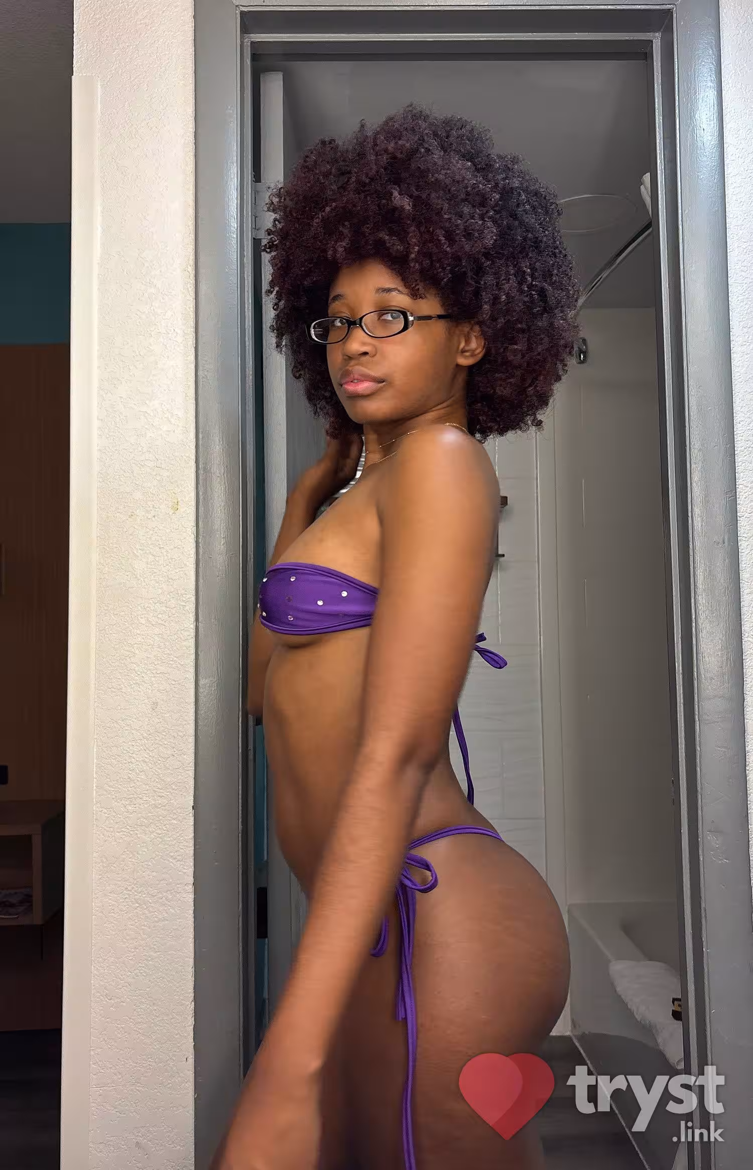 Angela, photo 4