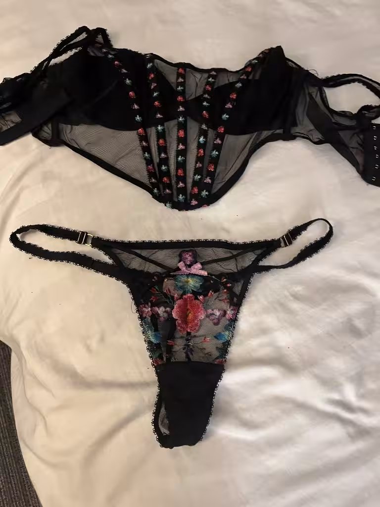 Pame, escort in Costa Mesa, CA